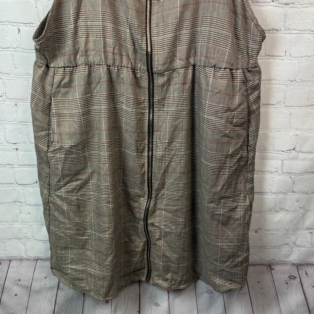 BloomChic Plaid Mini Dress with Zip Front Plus Size 2X - Picture 5 of 6